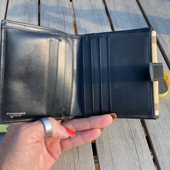 Burberry Nova Check PVC/Leather🔥Bifold+Front SNAP🔥8slot+Bill🔥4x4”Made🇮🇹VGUC - Picture 9 of 17